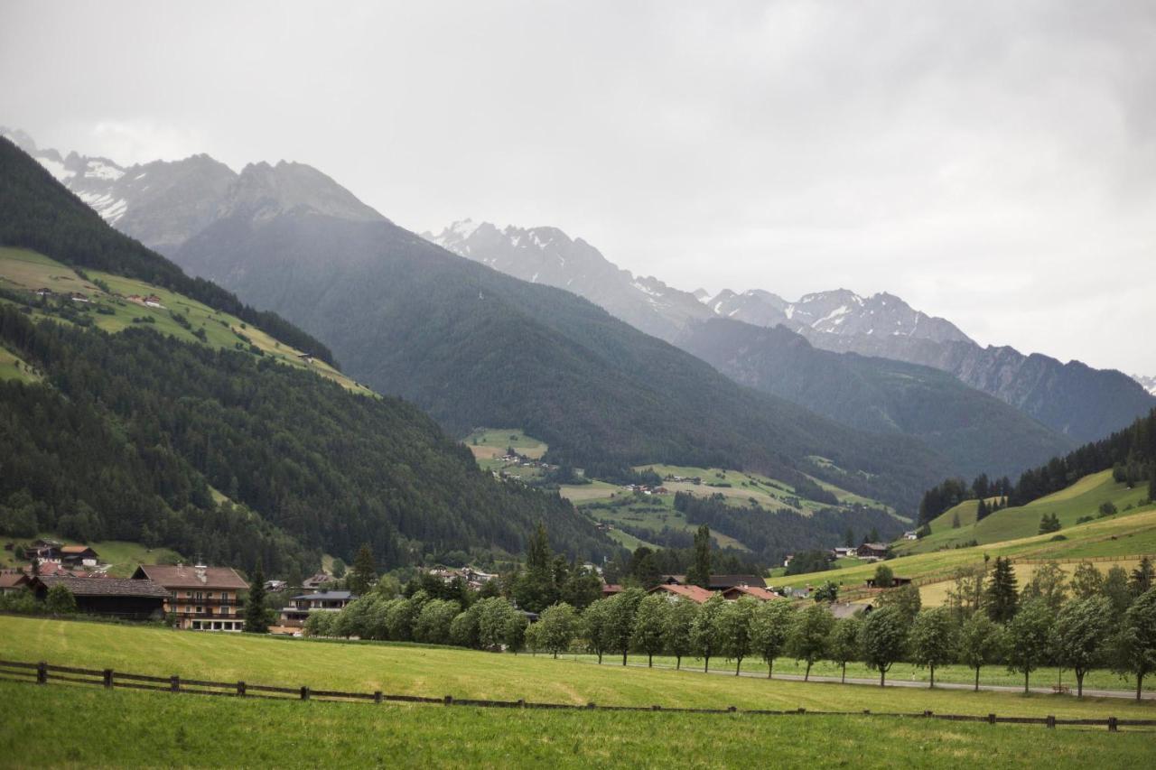 Apartamento Zum Sonnentor App Larix Lutago Exterior foto